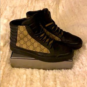 Gucci Men’s leather high top sneakers black beige